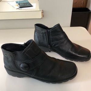 Ara Black Leather zipper Boots / Booties. Sz. 8.5